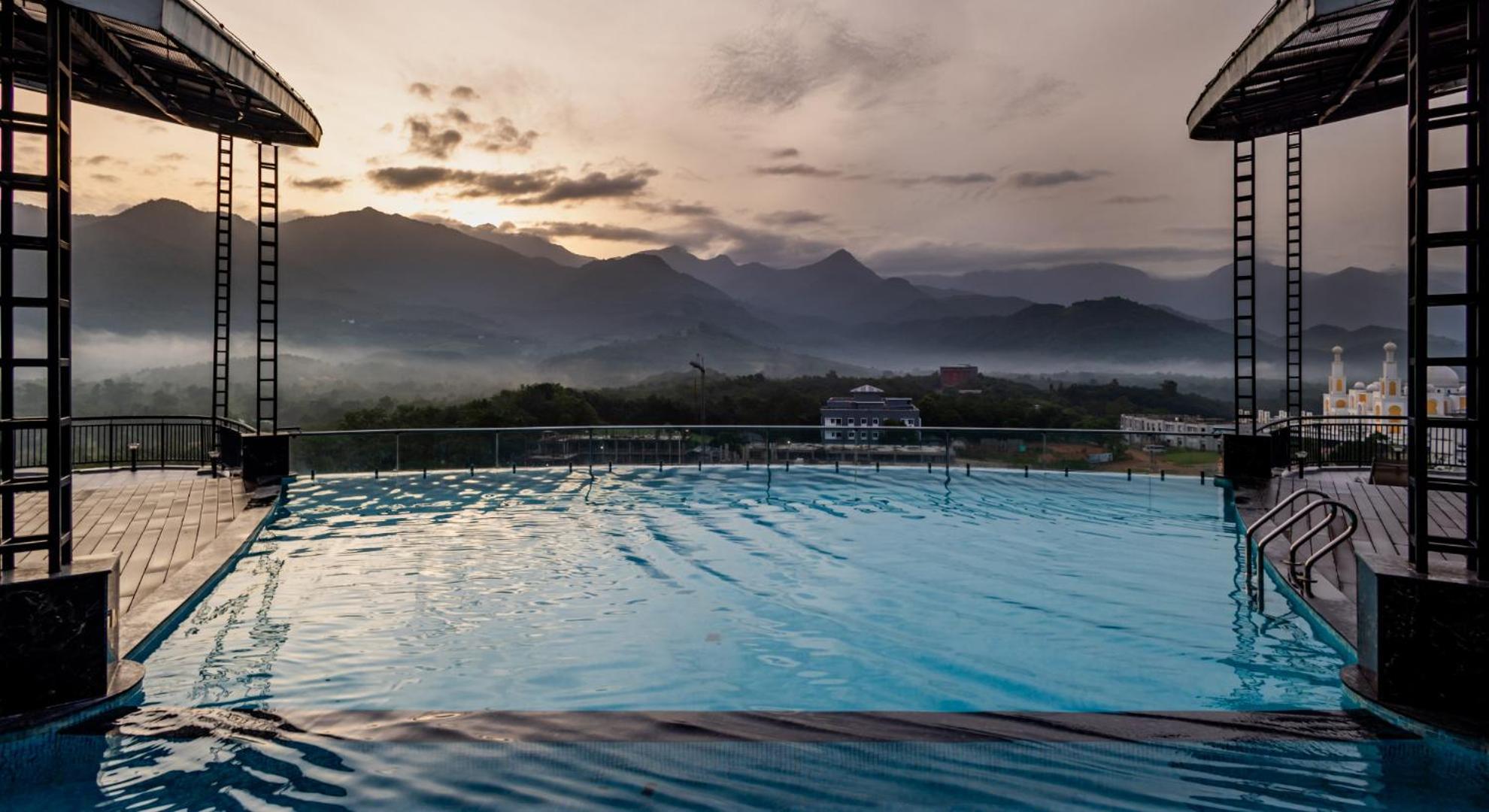 Fezinn Hotel - Best Wayanad Hotel In 2024 科泽科德 外观 照片